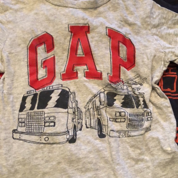 Bundle of 4T GAP Kids Shirts - Picture 2 of 12